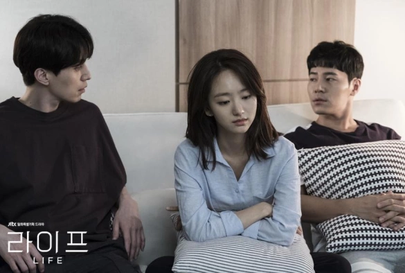 Кадр из дорамы Жизнь (корейская версия)