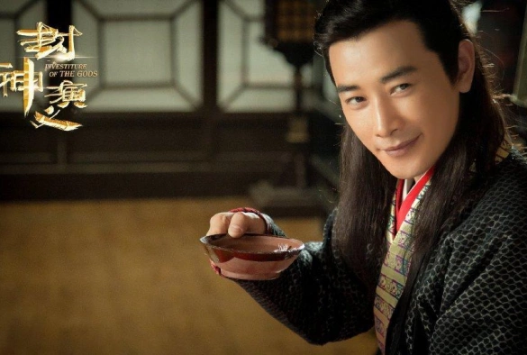 Кадр из дорамы Боги