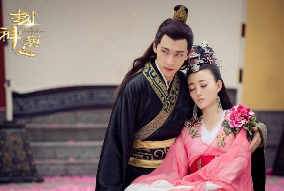 Кадр из дорамы Боги