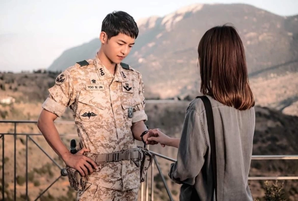 Кадр из дорамы Потомки солнца