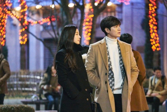 Кадр из дорамы Легенда синего моря