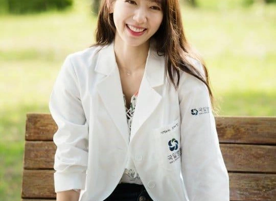 Кадр из дорамы Врачи