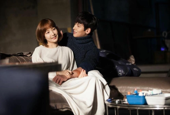 Кадр из дорамы Хилер