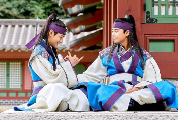 Кадр из дорамы Хваран