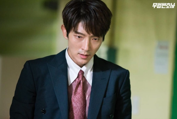 Кадр из дорамы Адвокат вне закона