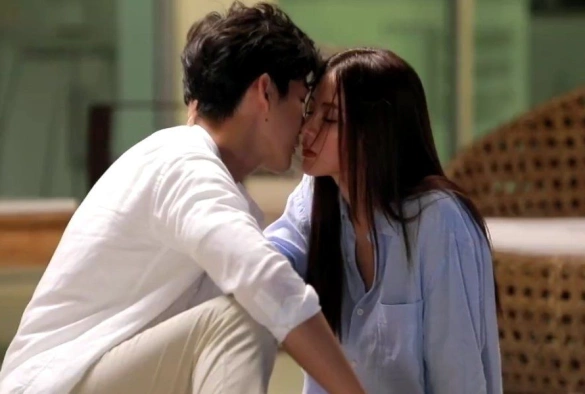 Кадр из дорамы Опавший лист