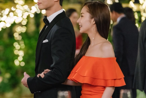 Кадр из дорамы Что случилось с секретарём Ким?