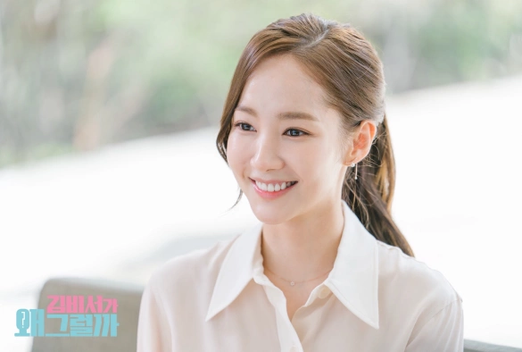 Кадр из дорамы Что случилось с секретарём Ким?