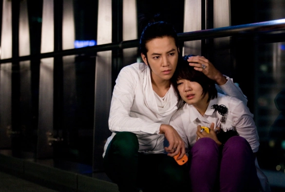 Кадр из дорамы Ты прекрасен (Южная Корея)