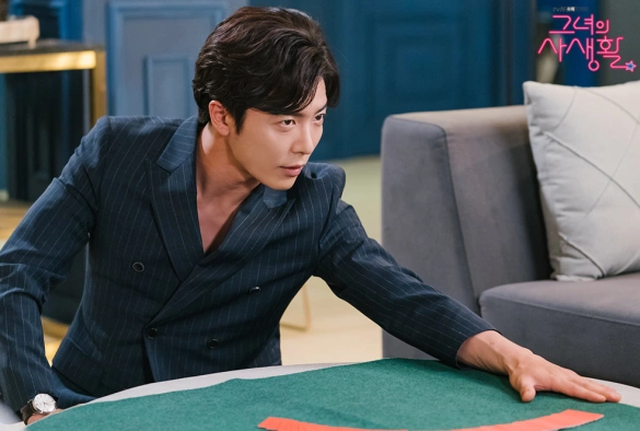 Кадр из дорамы Её личная жизнь