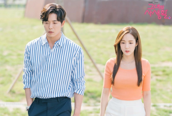 Кадр из дорамы Её личная жизнь