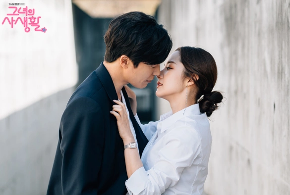 Кадр из дорамы Её личная жизнь