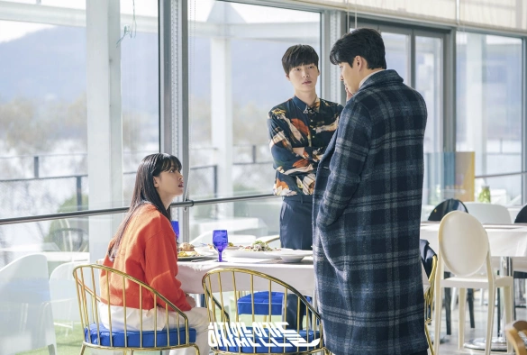 Кадр из дорамы Люди с недостатками