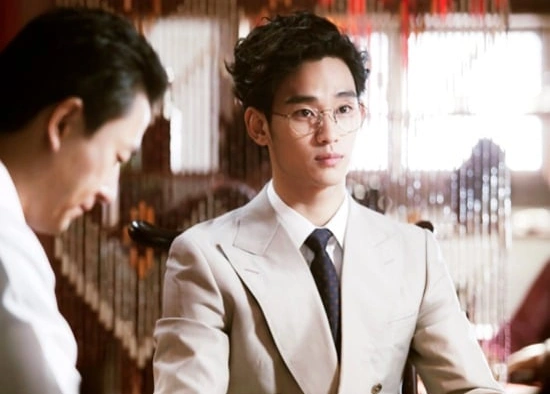 Кадр из дорамы Человек со звезды