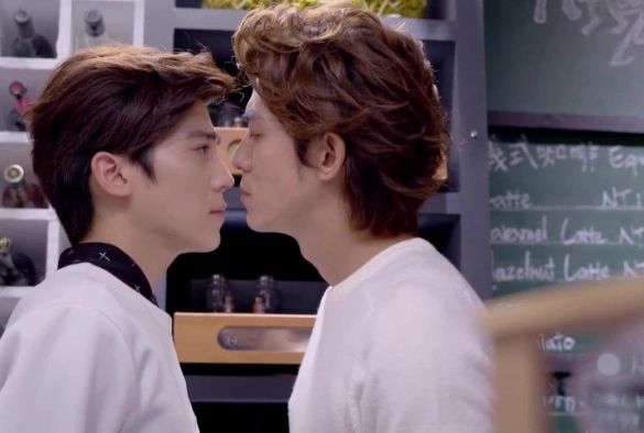 Кадр из дорамы Броманс