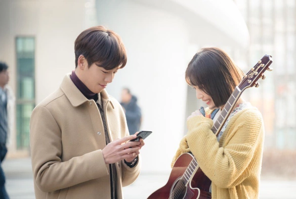 Кадр из дорамы Лжец и его возлюбленная