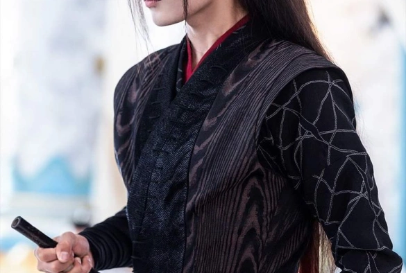 Кадр из дорамы Магистр дьявольского культа