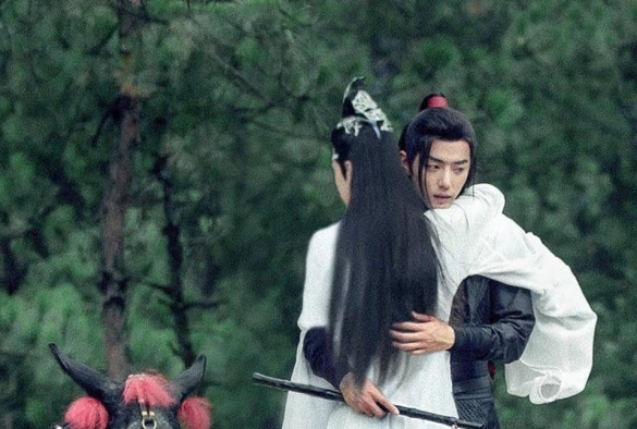 Кадр из дорамы Магистр дьявольского культа