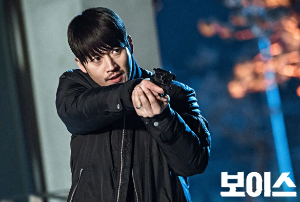 Кадр из дорамы Голос