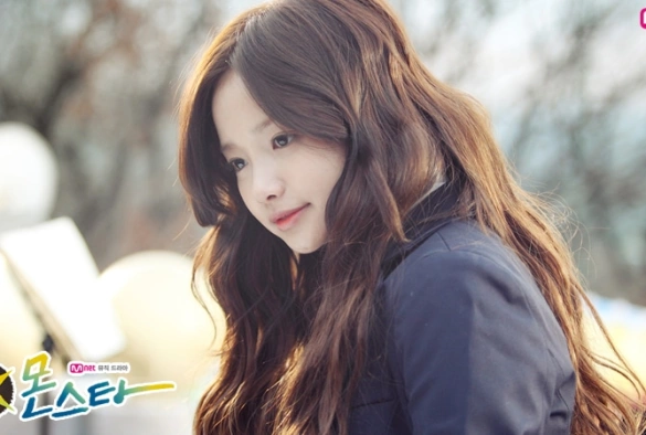 Кадр из дорамы МонСтар