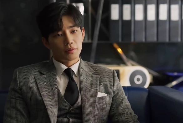 Кадр из дорамы Секретный бутик