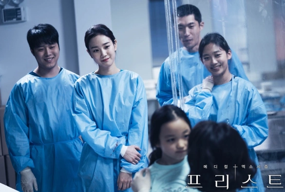 Кадр из дорамы Священник