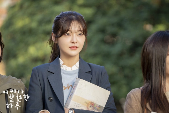 Кадр из дорамы Случайно найденный Ха Ру