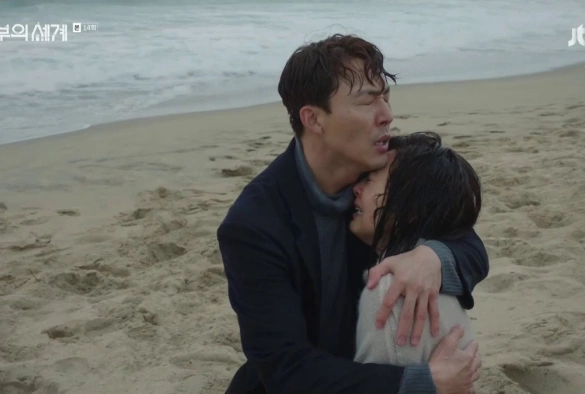 Кадр из дорамы Мир женатой пары