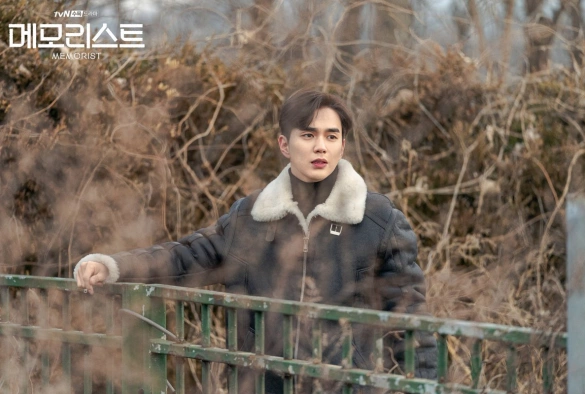 Кадр из дорамы Меморист