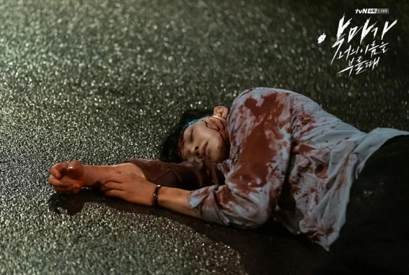 Кадр из дорамы Когда дьявол зовёт тебя по имени