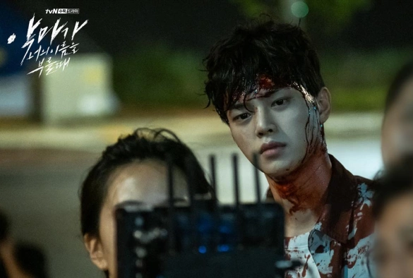 Кадр из дорамы Когда дьявол зовёт тебя по имени