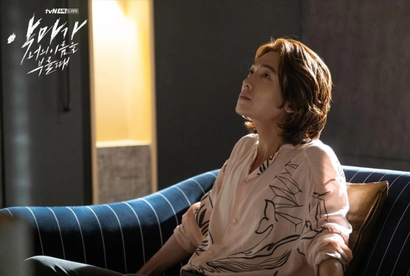 Кадр из дорамы Когда дьявол зовёт тебя по имени