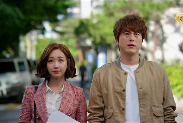 Кадр из дорамы Странный отец