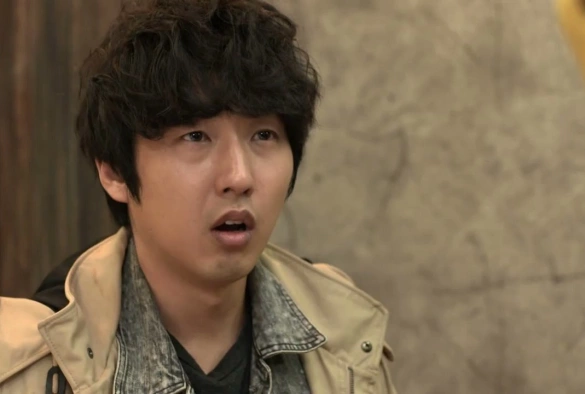 Кадр из дорамы Полный дом