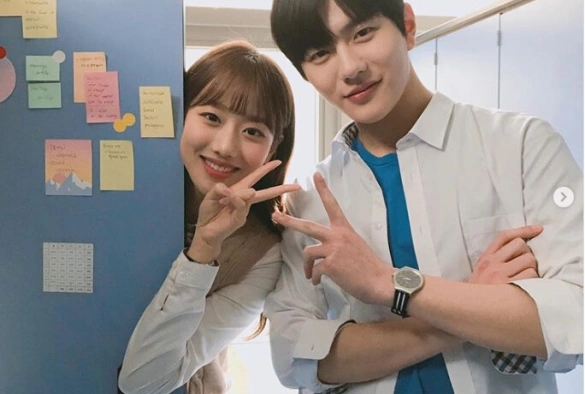 Кадр из дорамы Восемнадцать