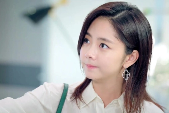 Кадр из дорамы Лето лисы