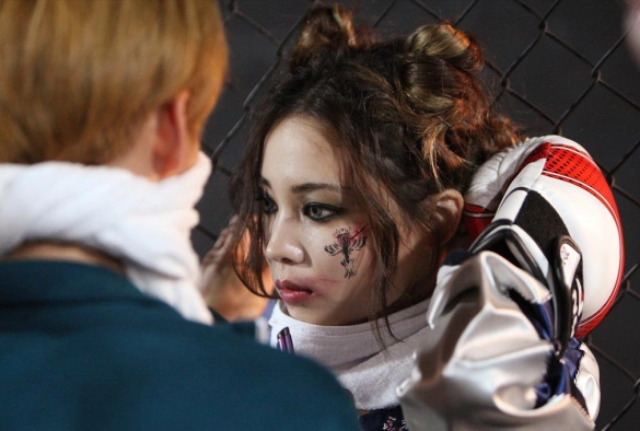 Кадр из дорамы Железная леди. Когда кончается шоу