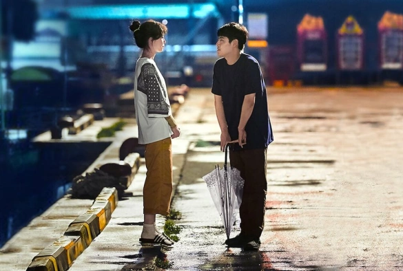 Кадр из дорамы Когда цветёт камелия