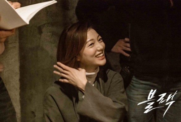 Кадр из дорамы Чёрный