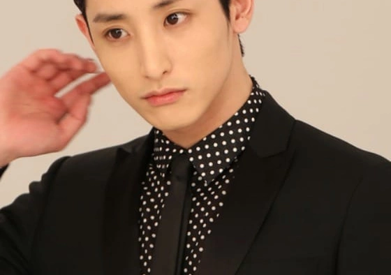 Кадр из дорамы Король старшей школы