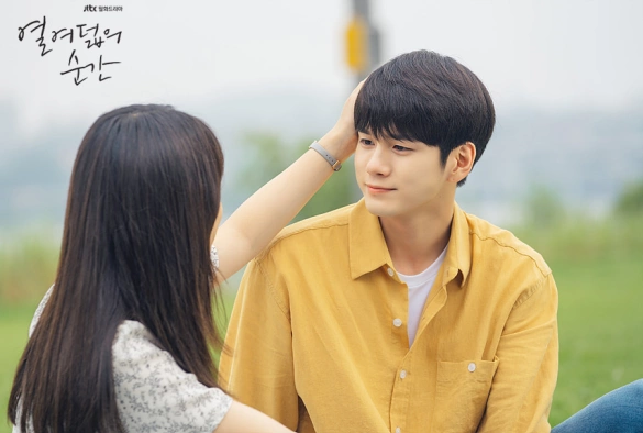 Кадр из дорамы Моменты восемнадцатилетия