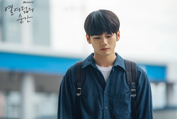 Кадр из дорамы Моменты восемнадцатилетия