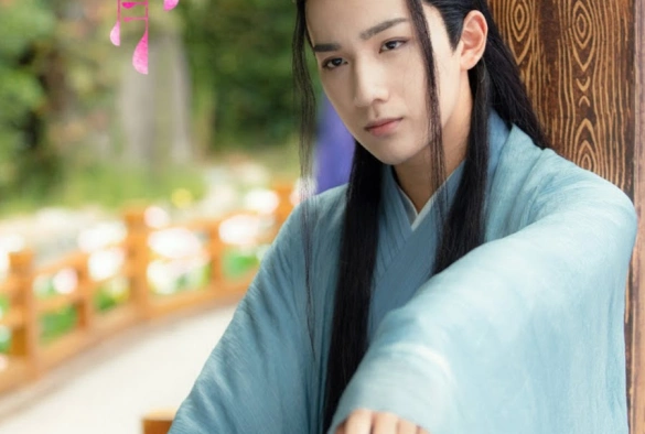 Кадр из дорамы Весенний цветок, осенняя луна