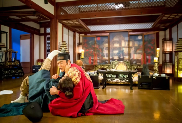 Кадр из дорамы Брызги любви