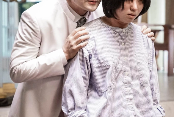 Кадр из дорамы Спаси меня 1 сезон