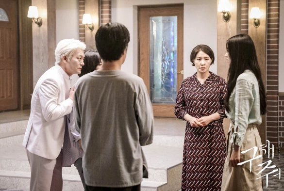 Кадр из дорамы Спаси меня 1 сезон