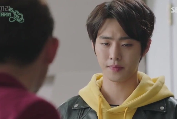 Кадр из дорамы Шоумен