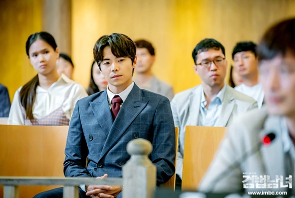 Кадр из дорамы Напарники / Парочка следователей 1 сезон