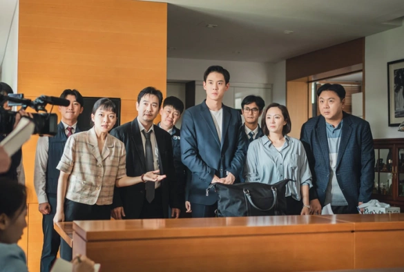 Кадр из дорамы Трейсер