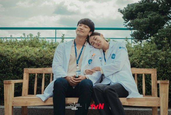 Кадр из дорамы Призрачный доктор